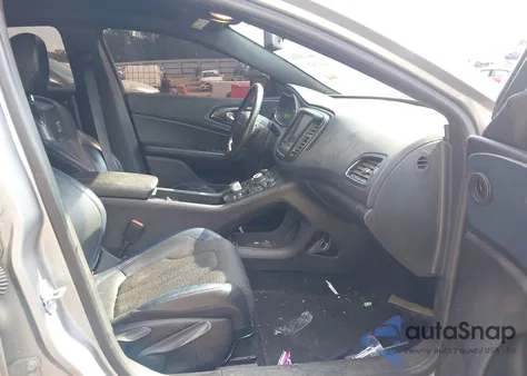 2015 Chrysler 200 S z USA, uszkodzony, nr VIN 1C3CCCBB7FN752962